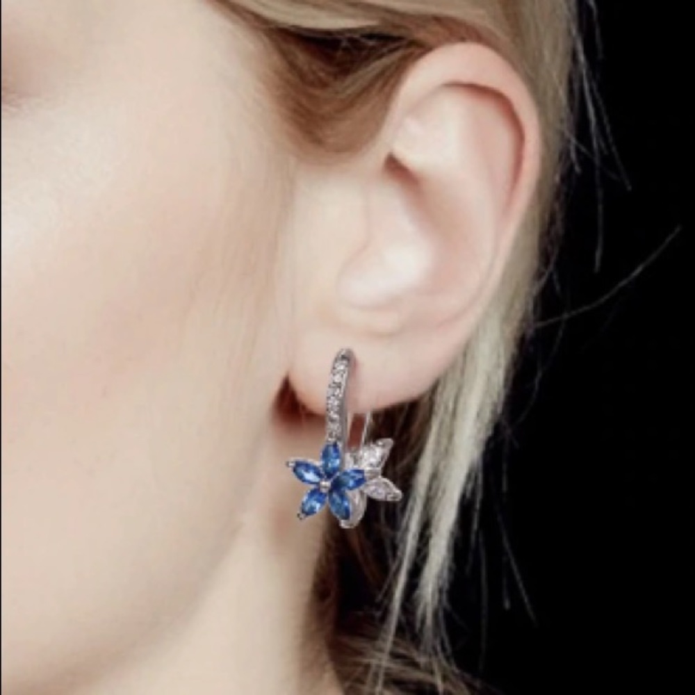 NEW!💙💎GORGEOUS! ROYAL BLUE FLOWER! CZ DROPS!💎💙 - Picture 6 of 8